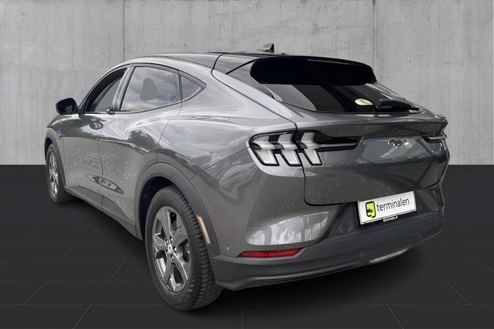 Grå Ford Mustang Mach-E fra 2023