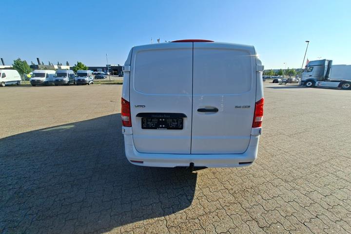 Hvid Mercedes Vito 114 fra 2024