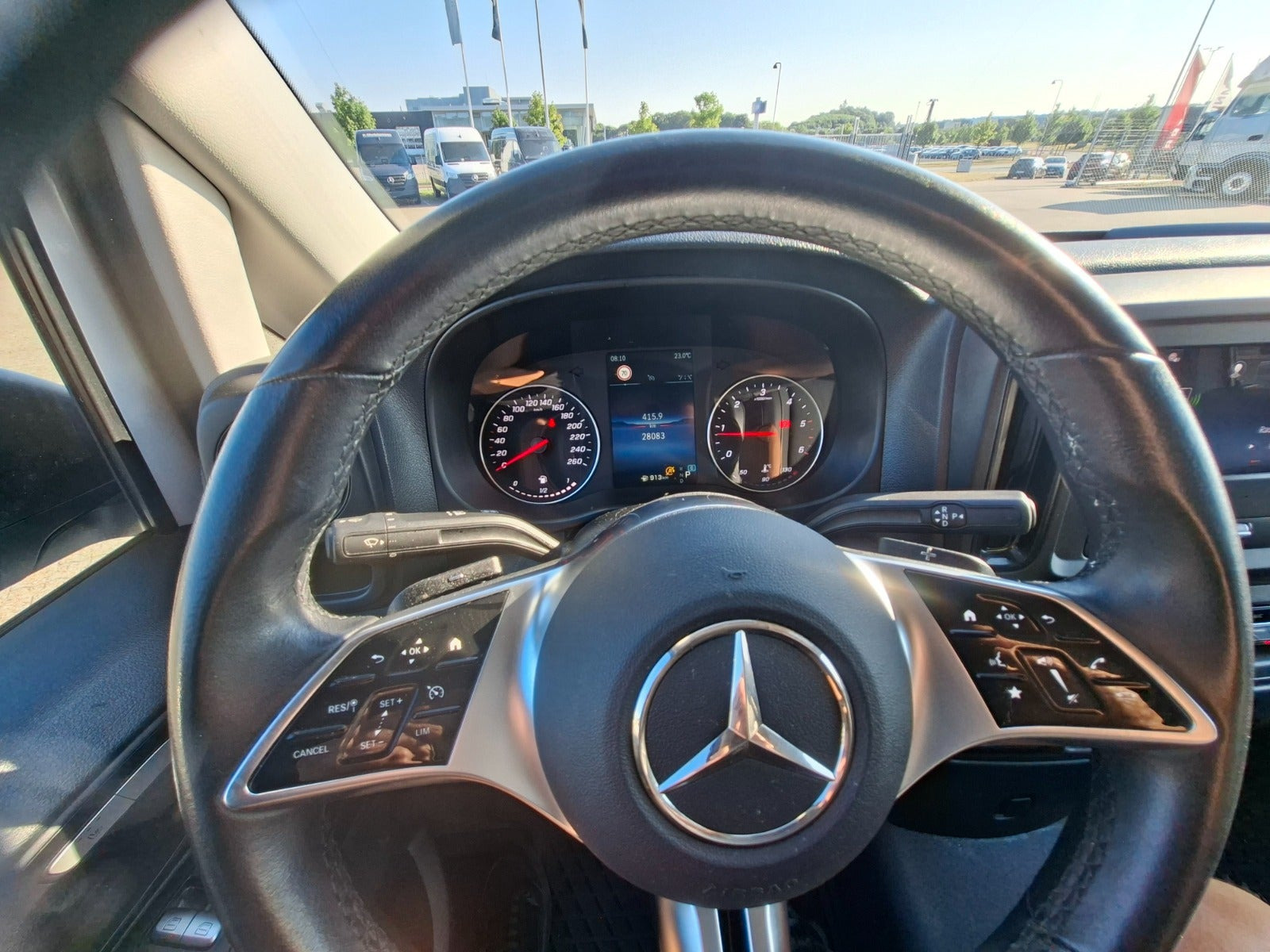 Hvid Mercedes Vito 114 fra 2024