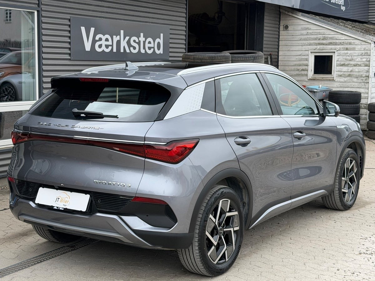 Grå BYD Atto 3 fra 2023
