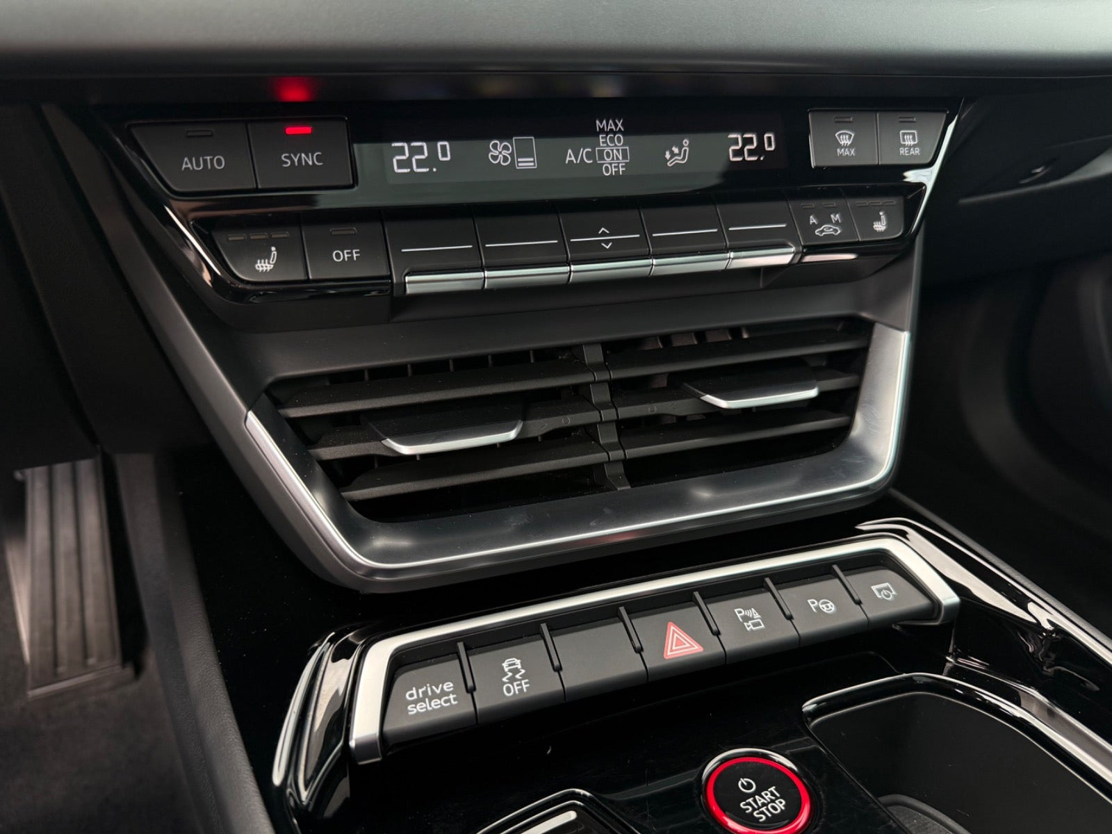 Hvid Audi e-tron GT fra 2023