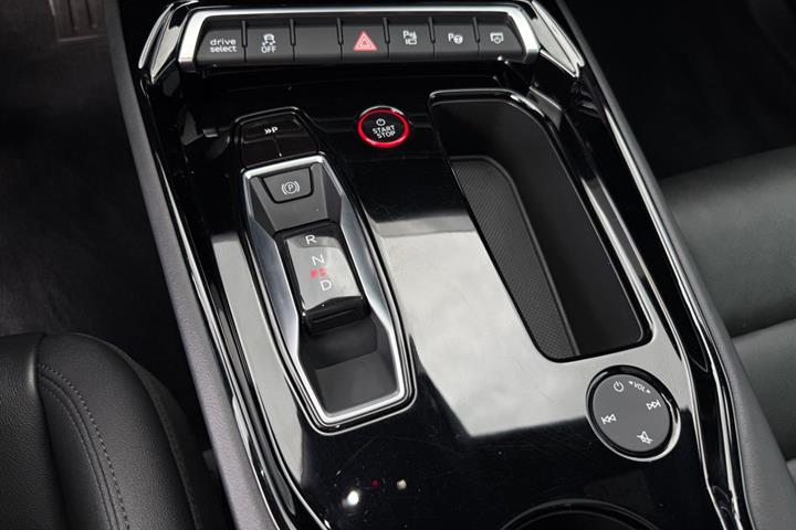 Hvid Audi e-tron GT fra 2023
