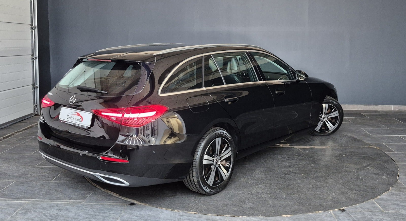 Sort Mercedes C300 e fra 2022