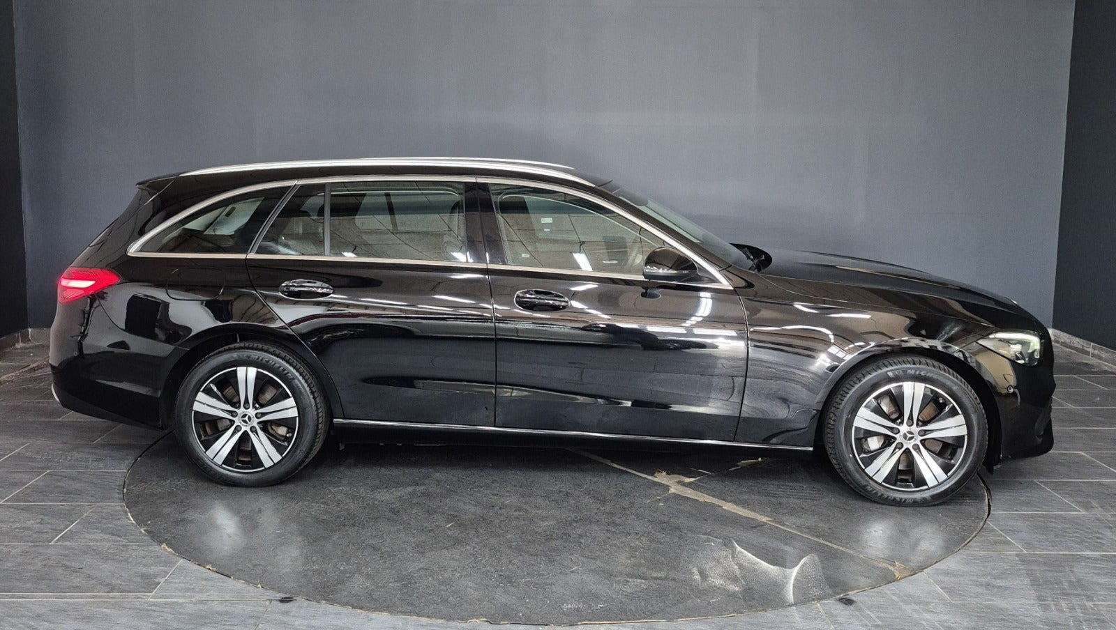 Sort Mercedes C300 e fra 2022