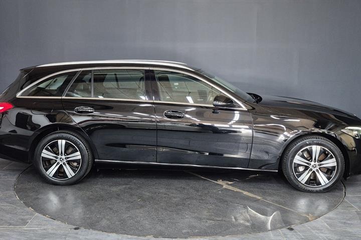 Sort Mercedes C300 e fra 2022