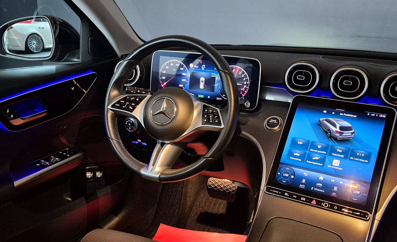 Sort Mercedes C300 e fra 2022