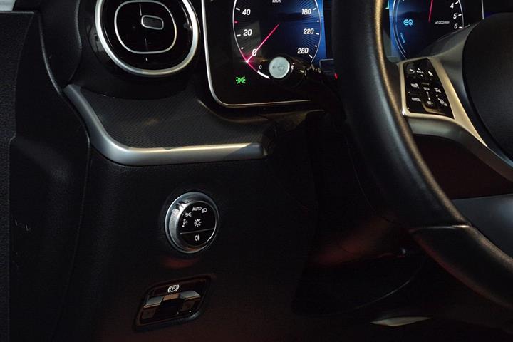 Sort Mercedes C300 e fra 2022