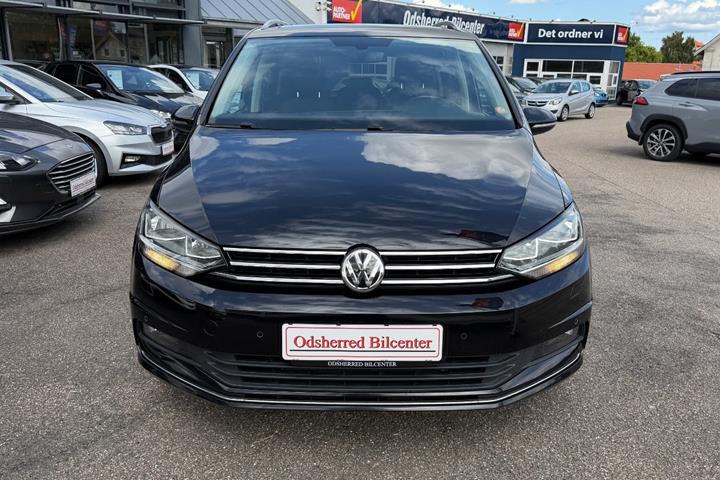 Sort VW Touran fra 2020
