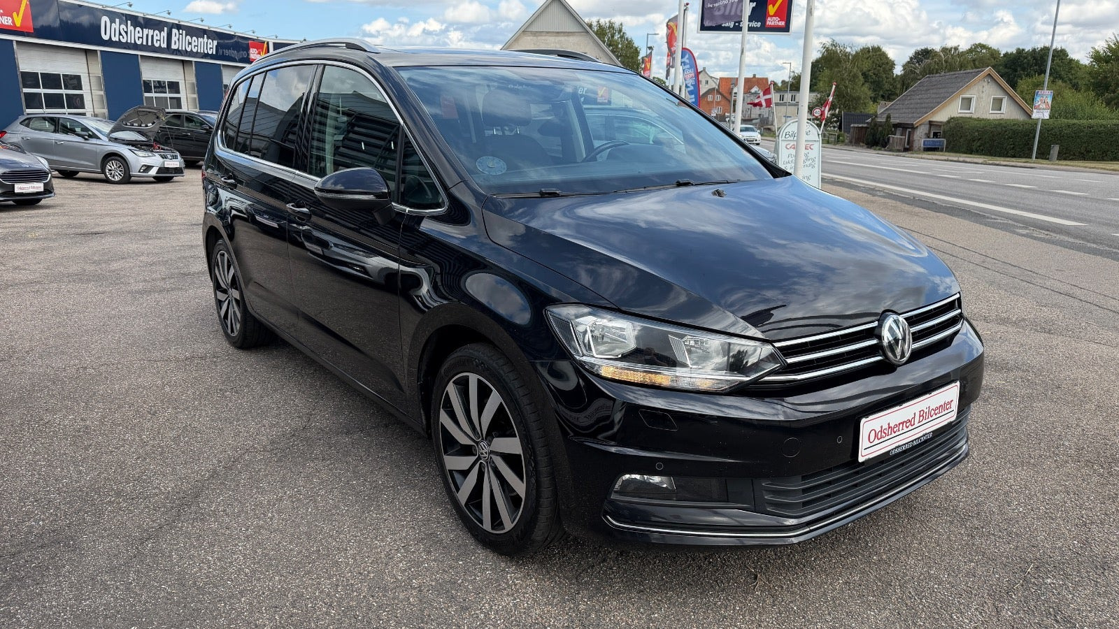 Sort VW Touran fra 2020