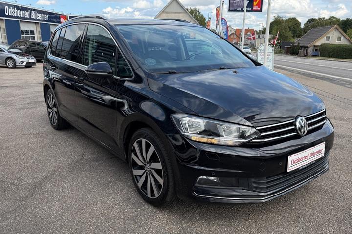 Sort VW Touran fra 2020