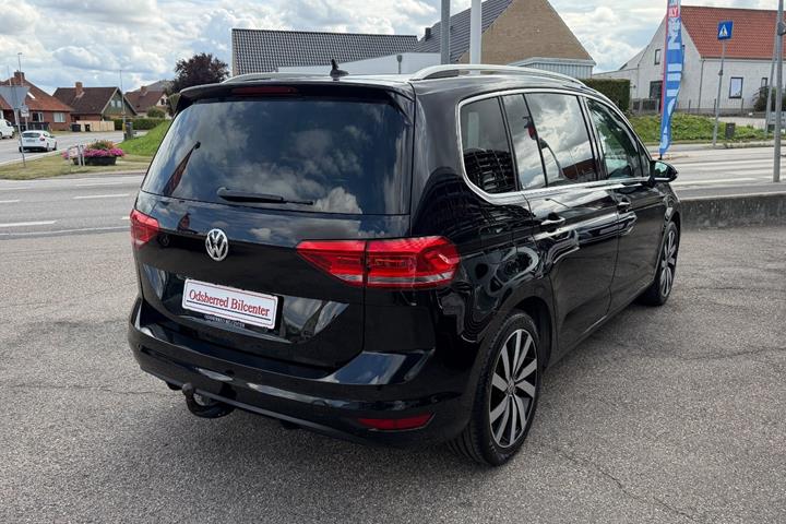 Sort VW Touran fra 2020