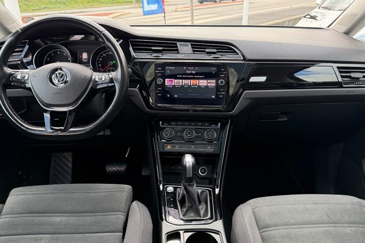 Sort VW Touran fra 2020