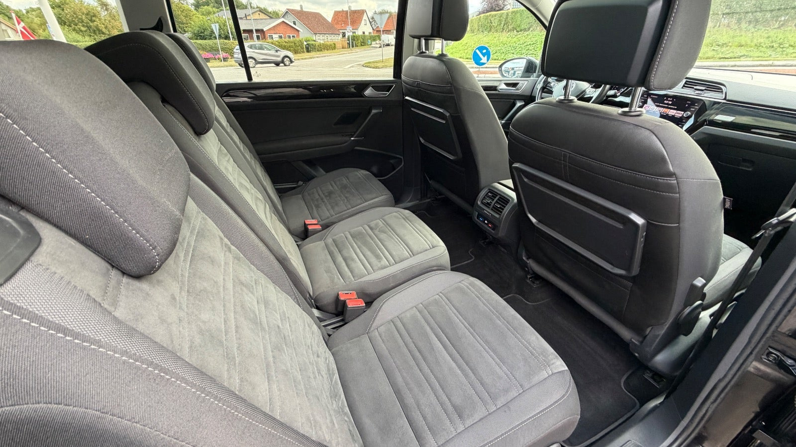 Sort VW Touran fra 2020
