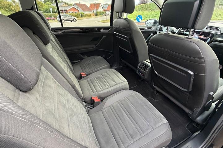 Sort VW Touran fra 2020