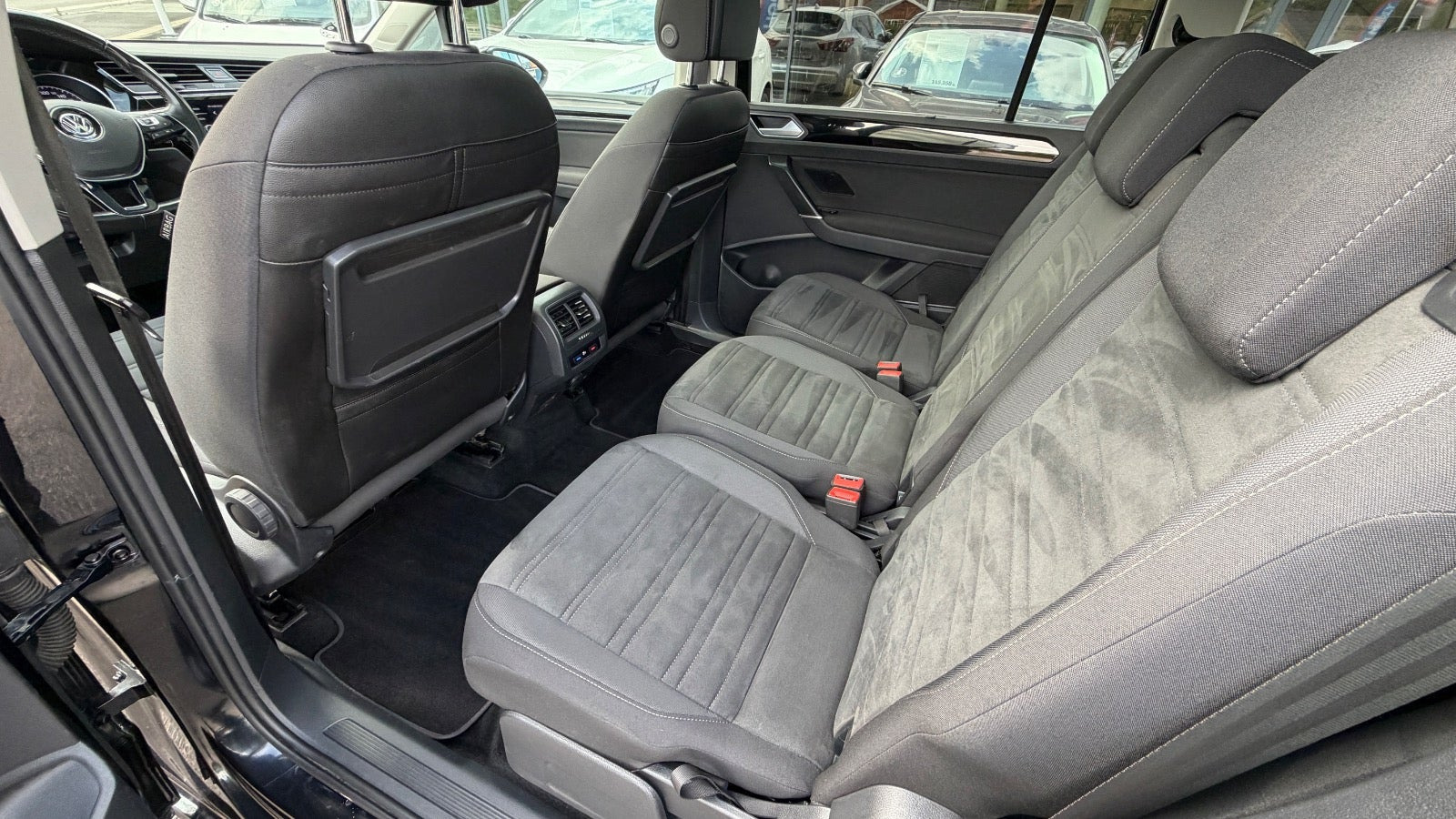 Sort VW Touran fra 2020