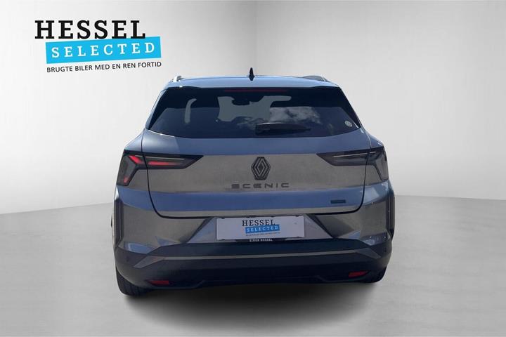 Grå Renault Scenic E-Tech fra 2024