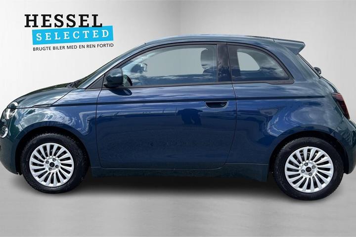 Grøn Fiat 500e fra 2023