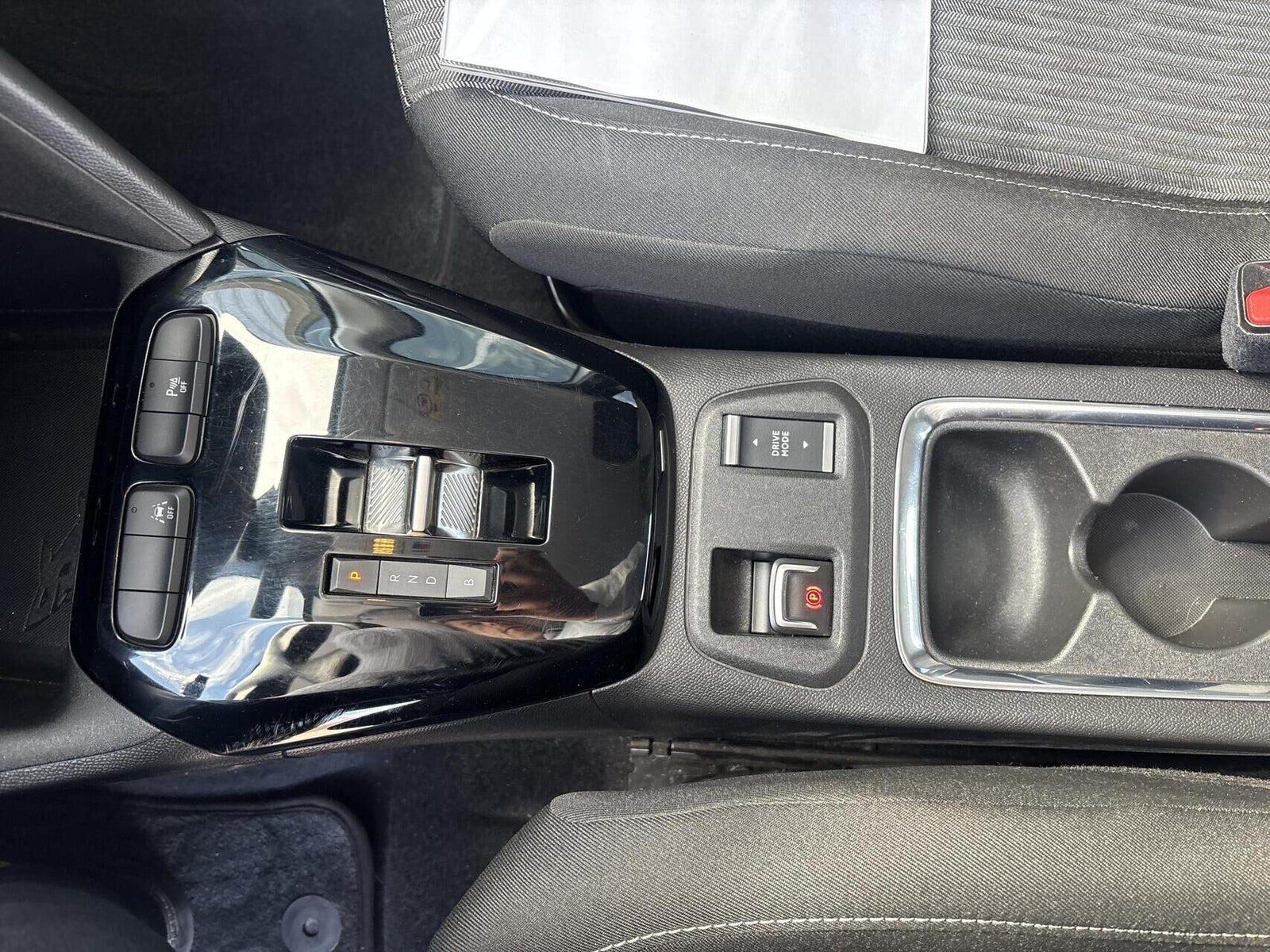 Hvid Opel Corsa-e fra 2023