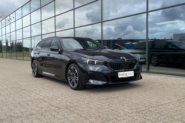 Sort BMW i5 fra 2025