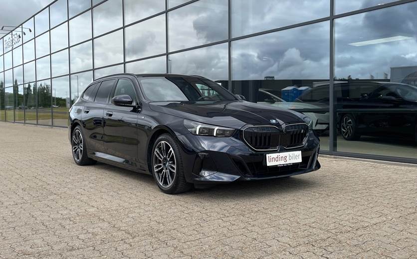 BMW i5 eDrive40 Touring Fully Charged M-Sport