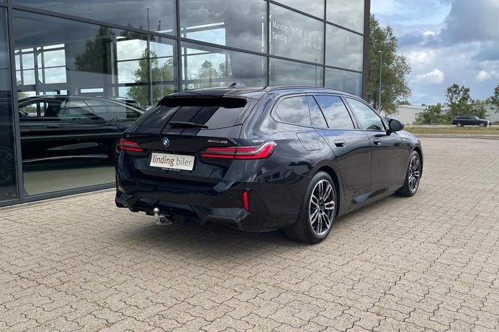 Sort BMW i5 fra 2025