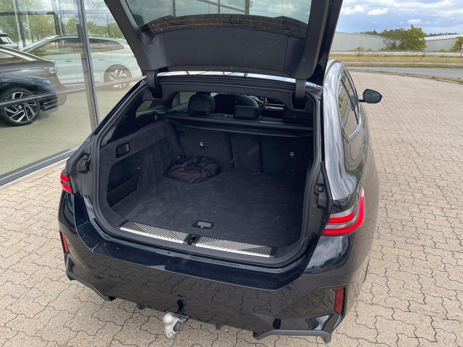 Sort BMW i5 fra 2025