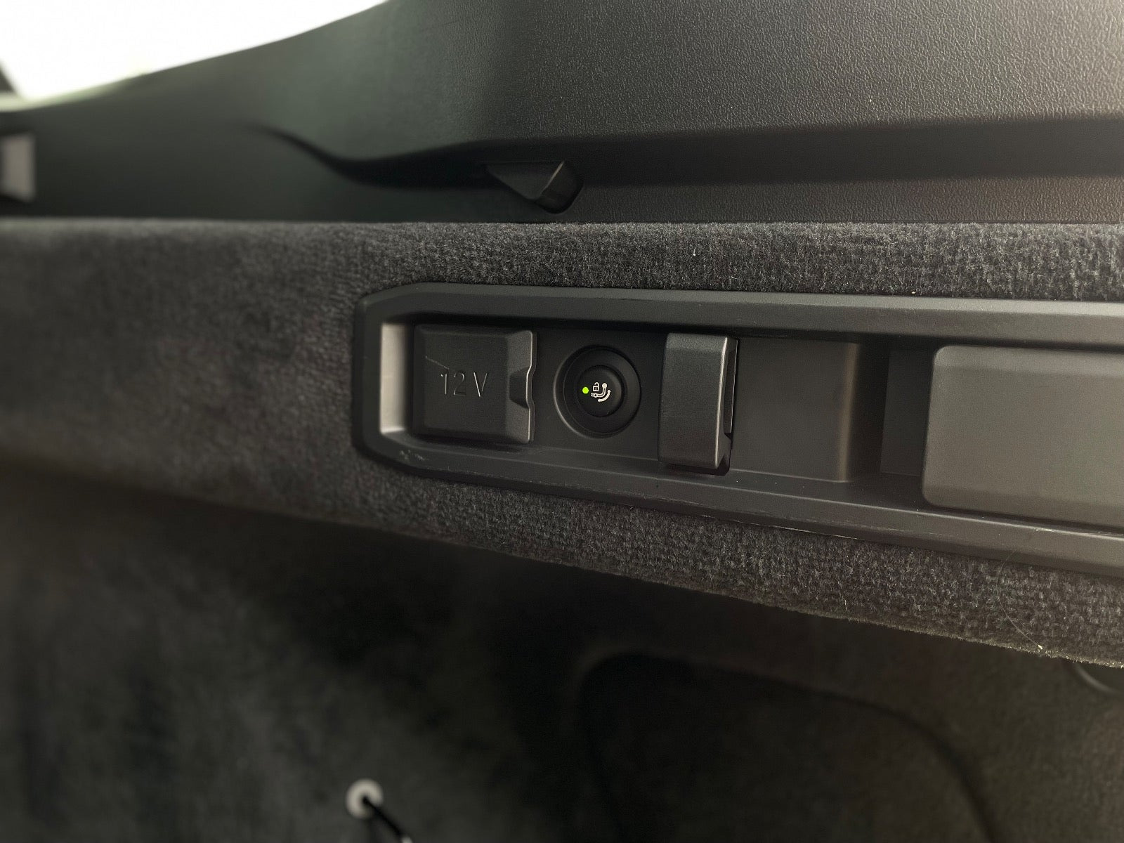 Sort BMW i5 fra 2025