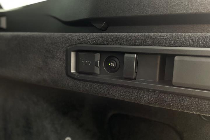 Sort BMW i5 fra 2025