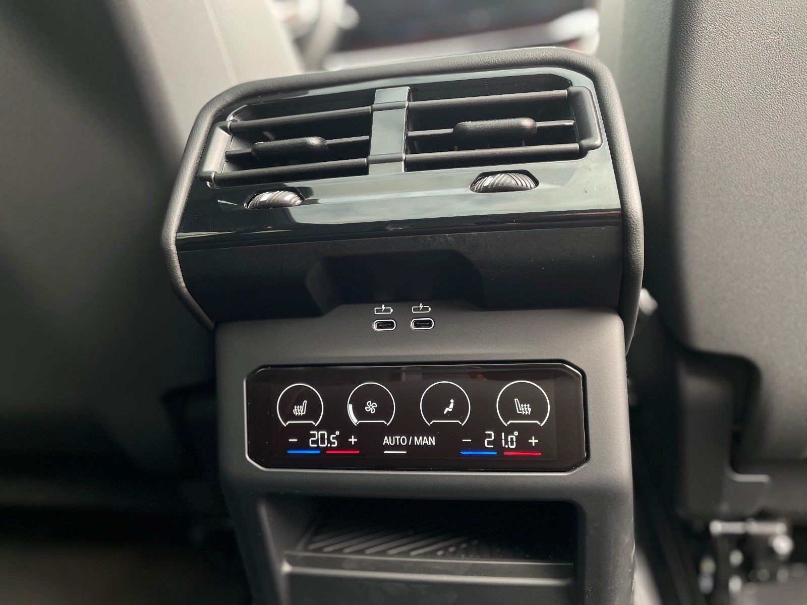 Sort BMW i5 fra 2025