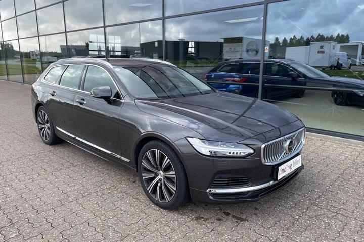 Grå Volvo V90 fra 2022