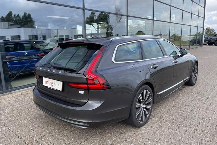 Grå Volvo V90 fra 2022