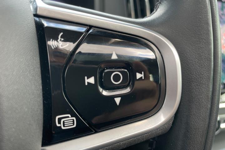 Grå Volvo V90 fra 2022