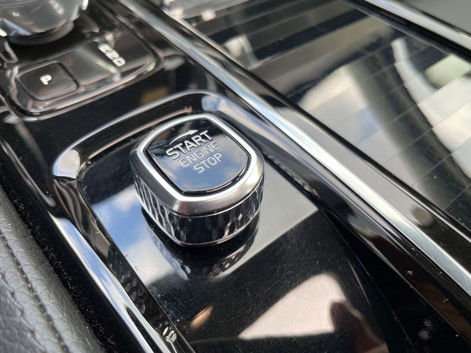 Grå Volvo V90 fra 2022