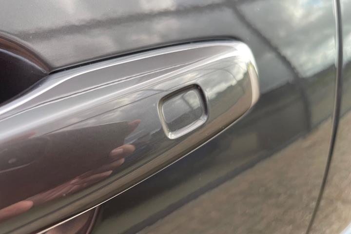 Grå Volvo V90 fra 2022