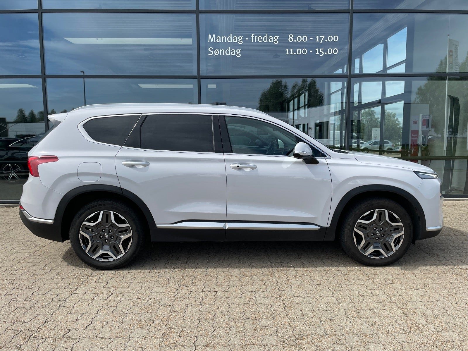 Hvid Hyundai Santa Fe fra 2021