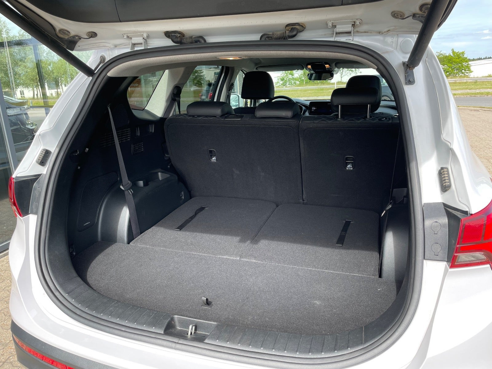 Hvid Hyundai Santa Fe fra 2021