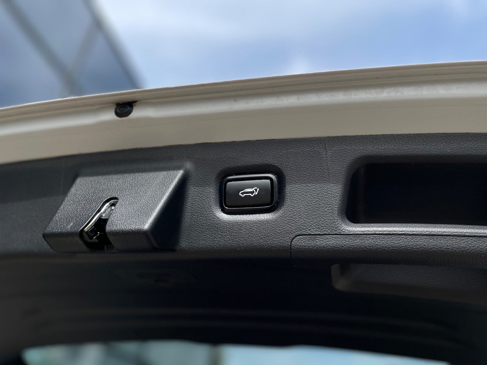Hvid Hyundai Santa Fe fra 2021
