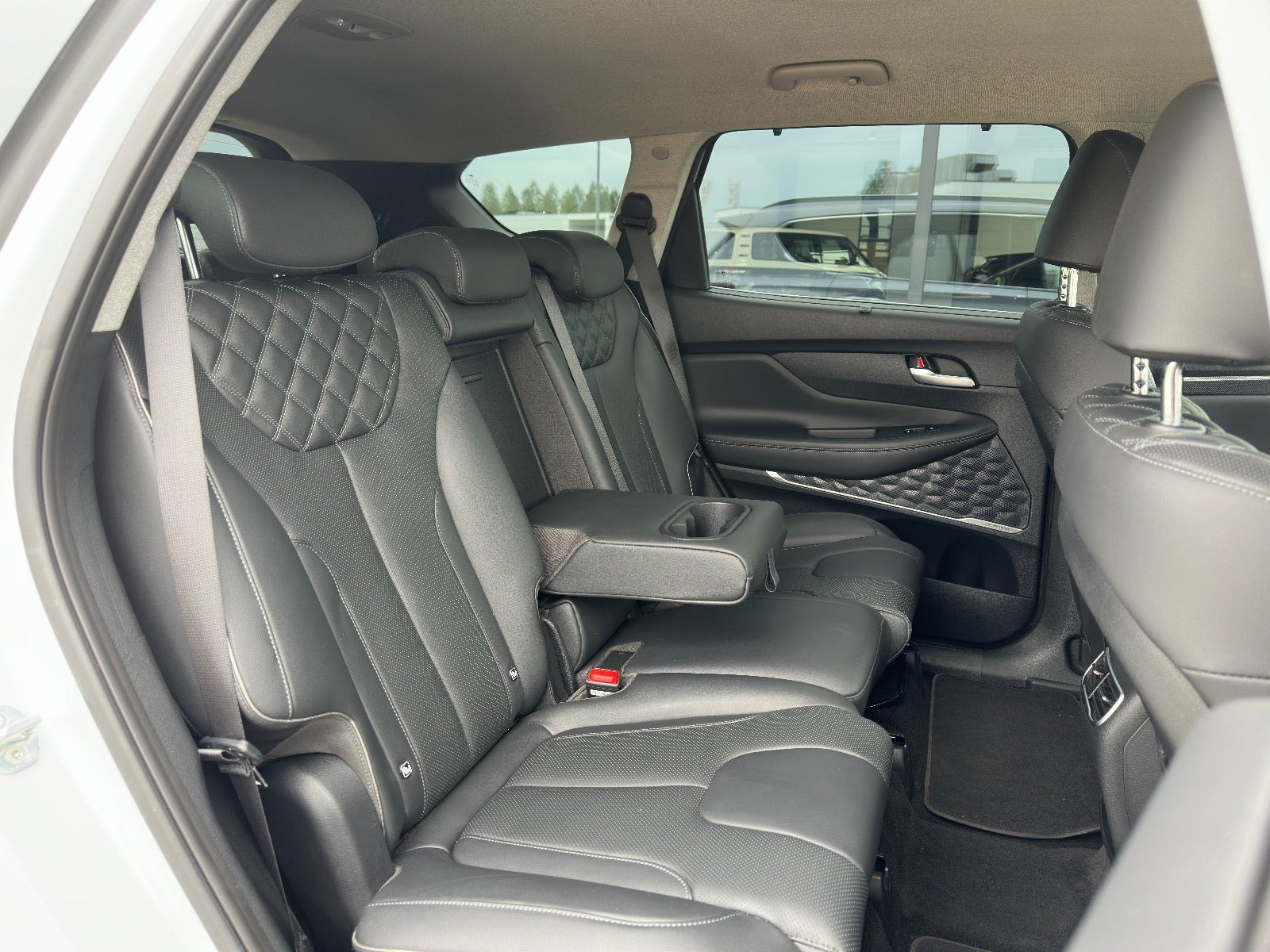 Hvid Hyundai Santa Fe fra 2021
