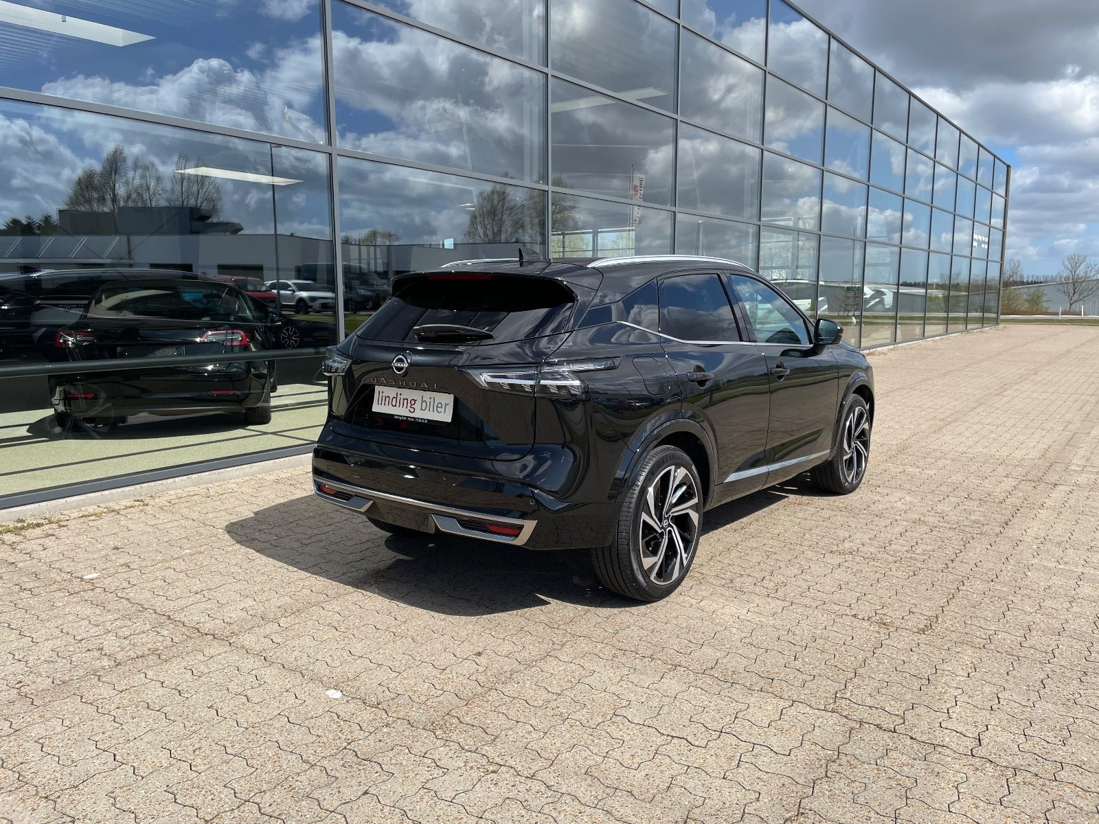 Sort Nissan Qashqai fra 2024