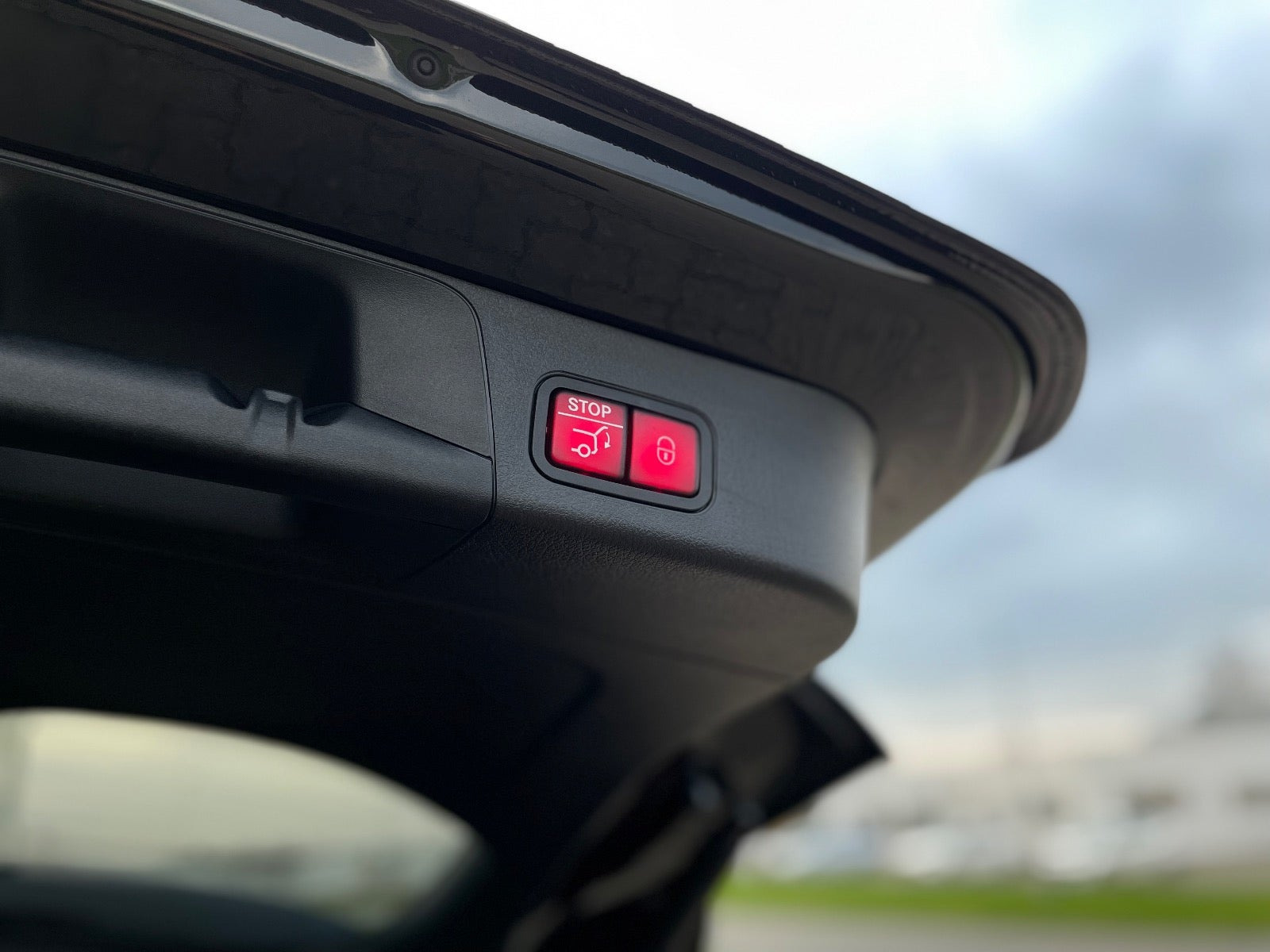 Sort Mercedes EQB250+ fra 2025