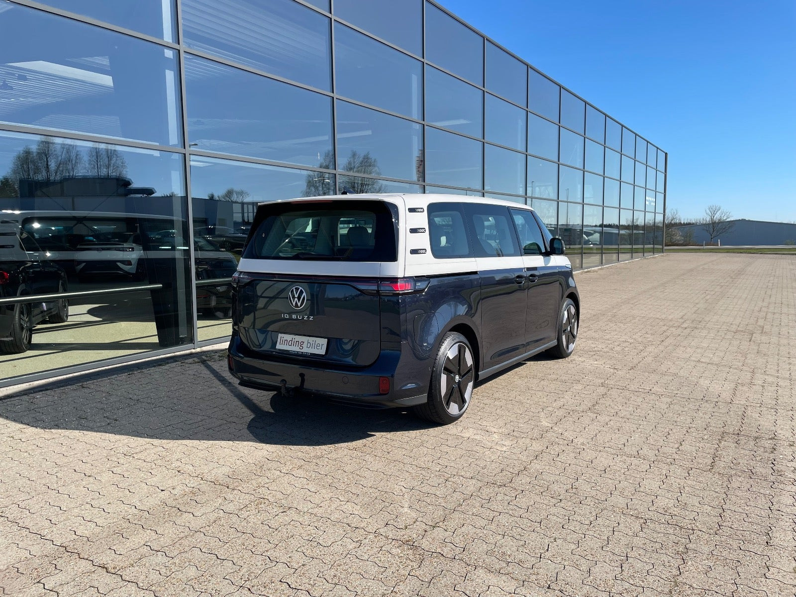 Blå VW ID.Buzz fra 2024