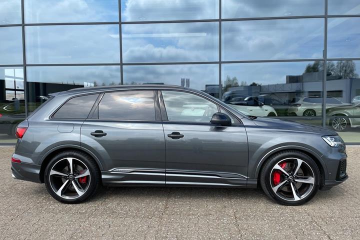 Grå Audi SQ7 fra 2021