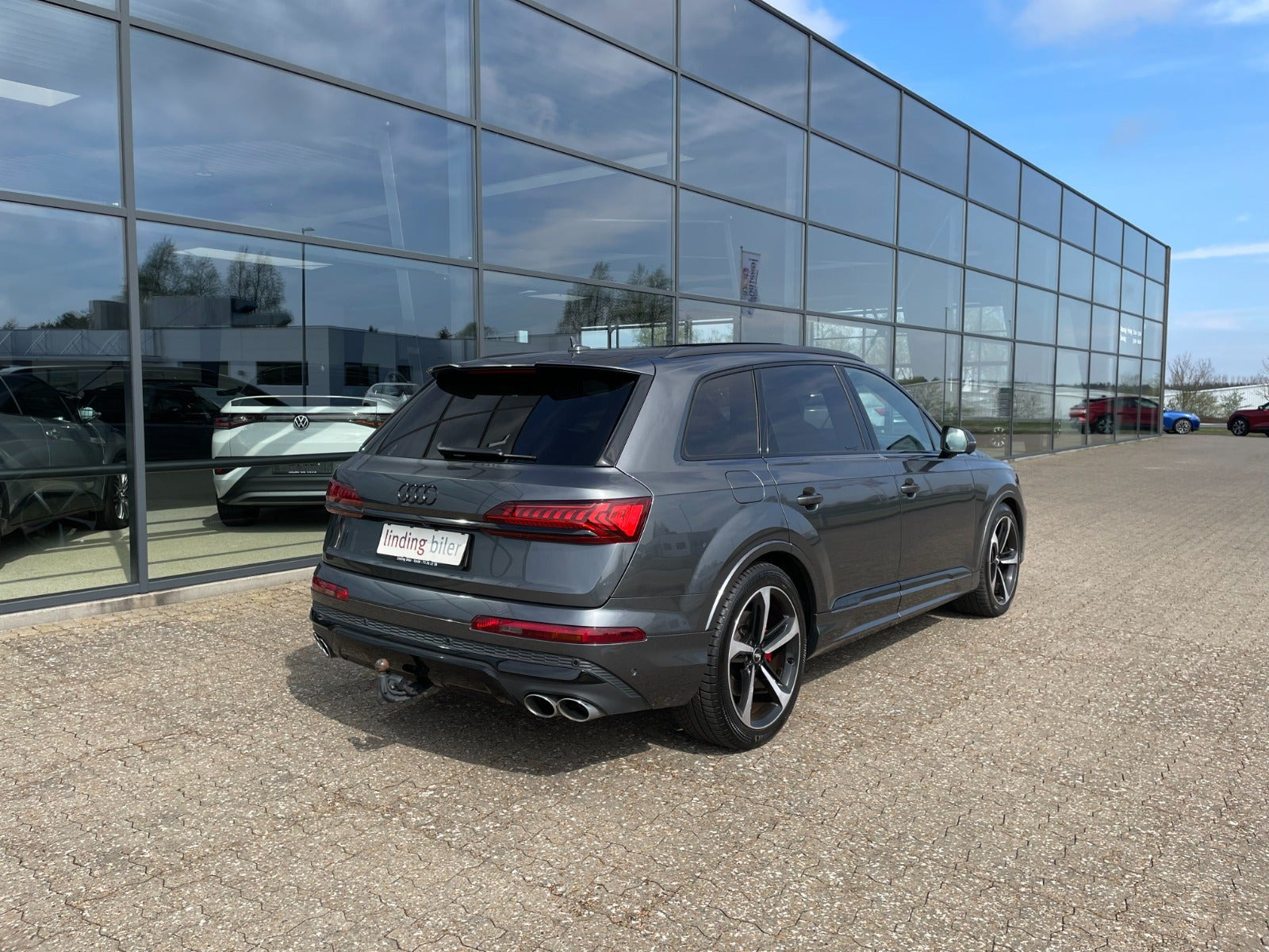 Grå Audi SQ7 fra 2021
