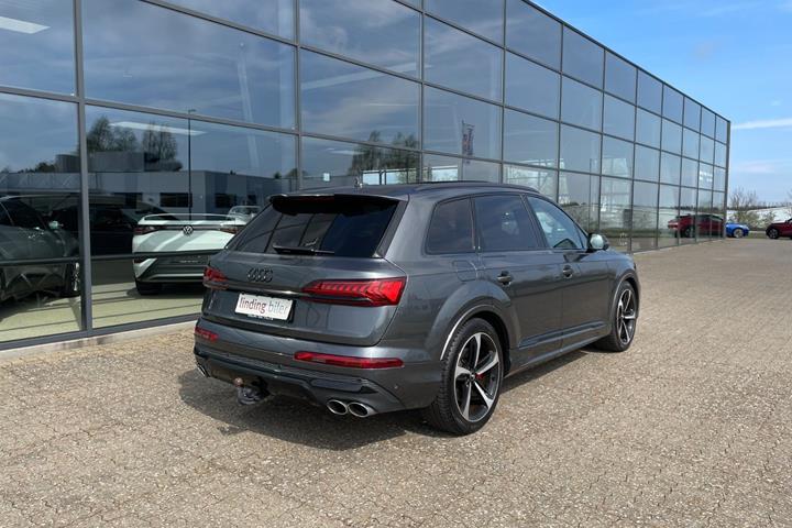 Grå Audi SQ7 fra 2021