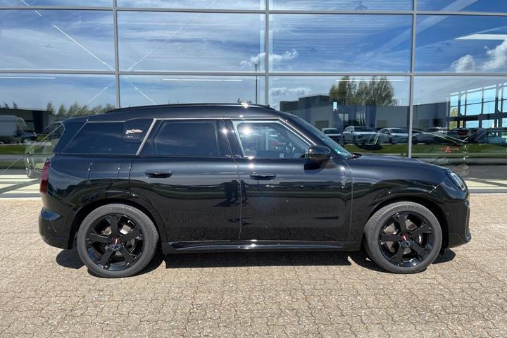 Sort Mini Countryman SE fra 2024