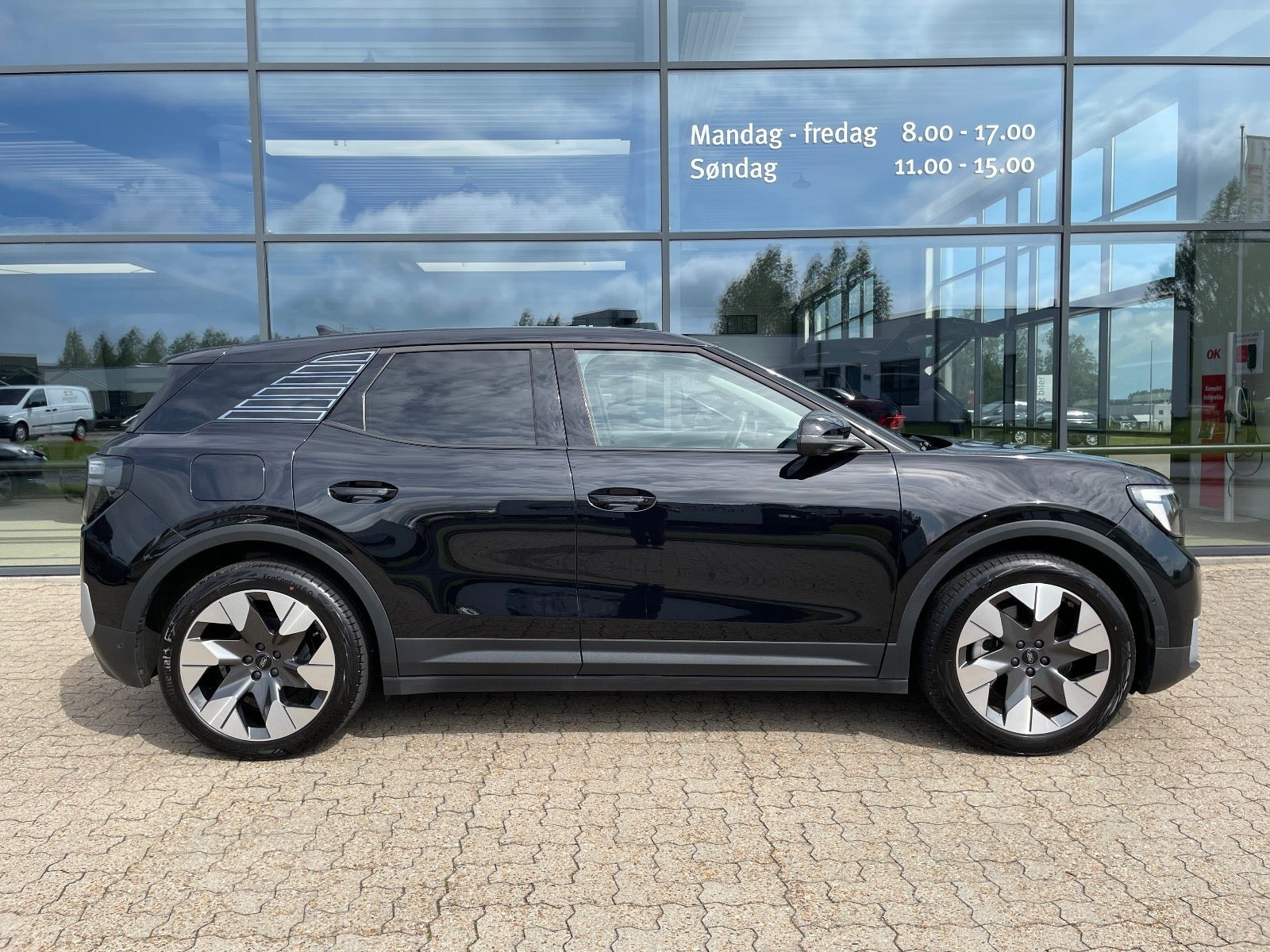 Sort Ford Explorer fra 2025