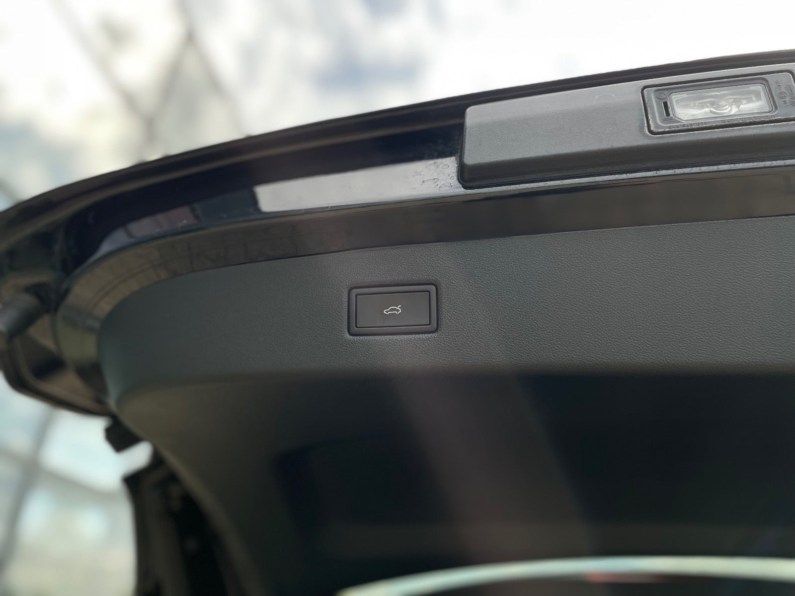 Sort Ford Explorer fra 2025
