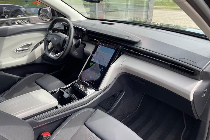 Sort Ford Explorer fra 2025
