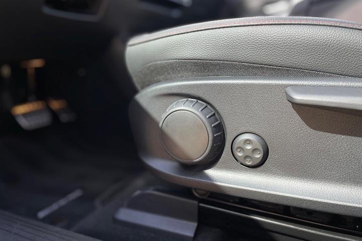 Sort Mercedes EQA250+ fra 2026