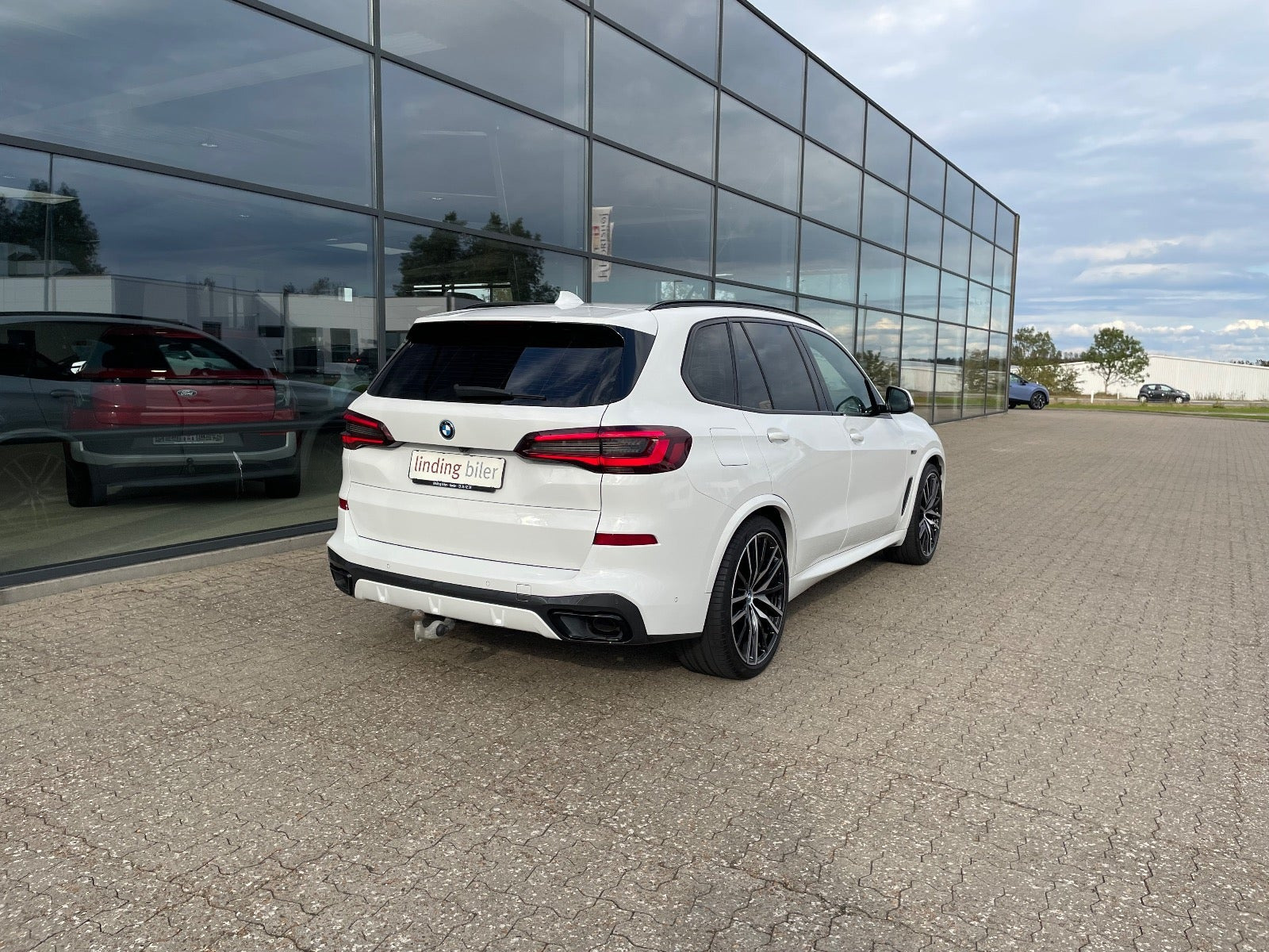 Hvid BMW X5 fra 2022